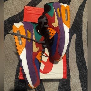 Nike Air Max 90 Qs 5.5 or 7 in women